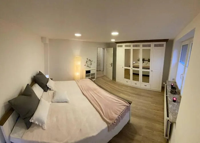 Schoene Wohnung Mit Garten Beim Outletcenter 5 Km