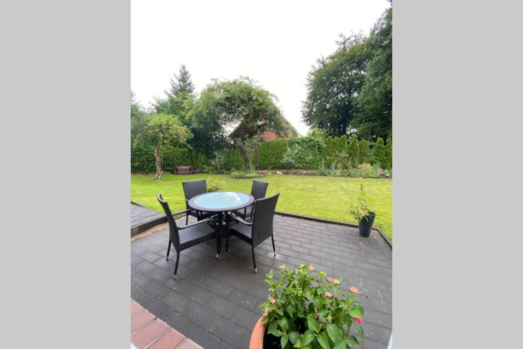 Schoene Mit Garten Beim Outletcenter 5 Km *